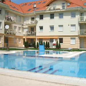 Relax Wellness Apartman Apartament